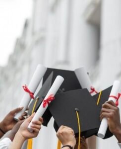 Tips for students to choose safe scholarship programs